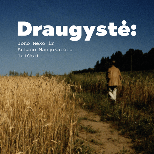 Jonas Mekas eina rugiu lauko pakrasciu